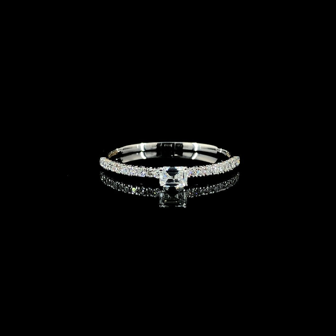 Etincelle de ring, Emerald-cut diamond, Paved, Silver (US Size 7)