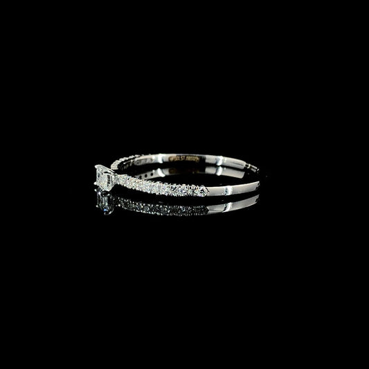 Etincelle de ring, Emerald-cut diamond, Paved, Silver (US Size 7)