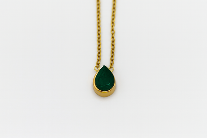 Elegant Teardrop Green Gemstone Pendant Necklace in Gold