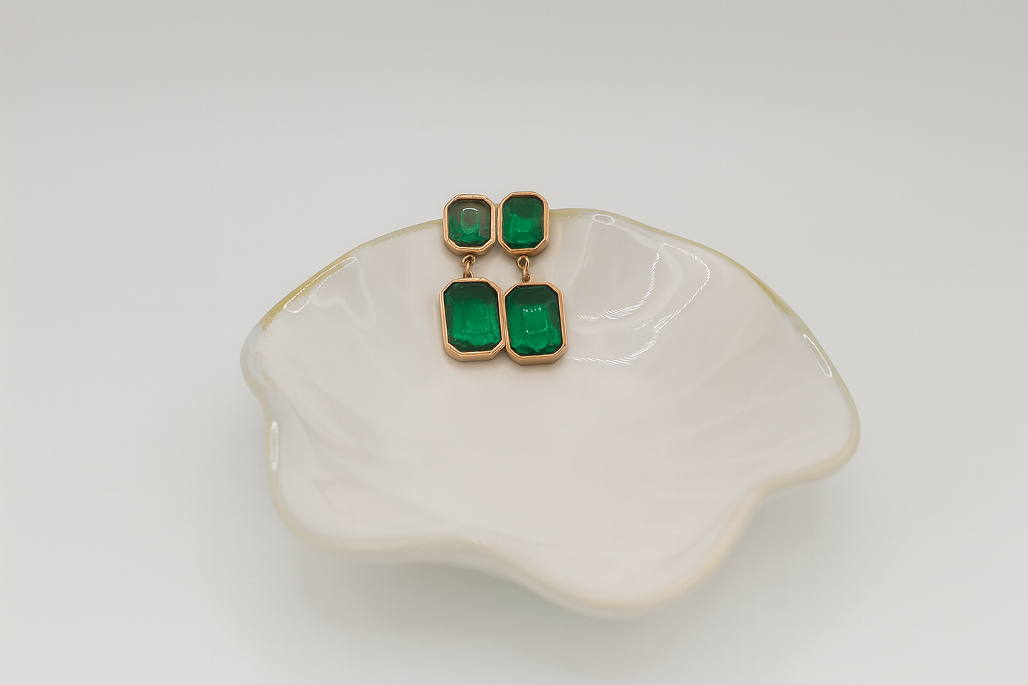 Emerald Green Crystal Drop Earrings – Gold-Tone Statement Jewelry